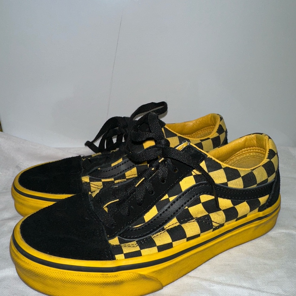 Vans men/youth/women  Checkerboard Black and Yellow Sneakers